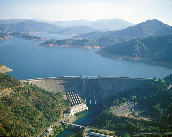 Photo of the Shasta Dam, California, Mid-Pacific Region.