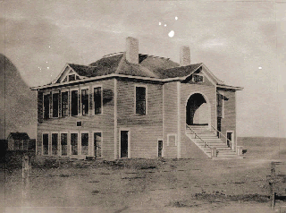 1915 School
