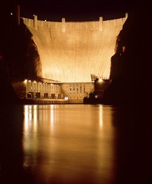 image of Hoover Dam at night