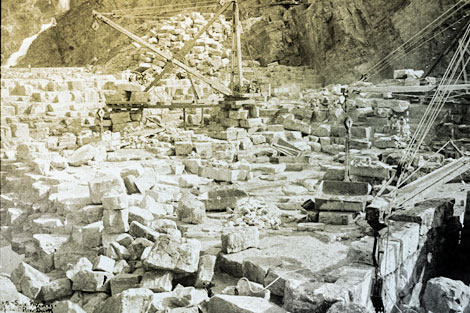 By 1907, construction of the Roosevelt Dam was well underway. (Reclamation photograph)