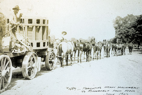 Freight wagon with generator headed for Roosevelt Dam from Mesa, 1907. (Reclamation photograph)