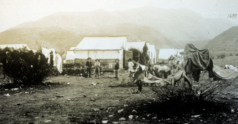 It's wash day in Roosevelt Town. Note the wood-framed tents used to house the workers' families, 1909. (Reclamation photograph)