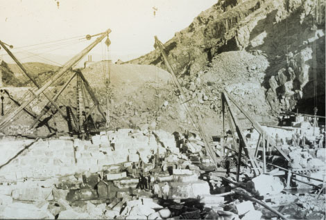 Excavation at dam site, 1906. (Reclamation photograph)