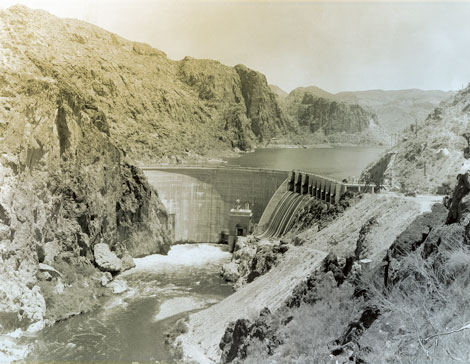 Mormon Flat Dam was the first of the hydroelectric dams to be built on the Salt River. (SRP photograph)