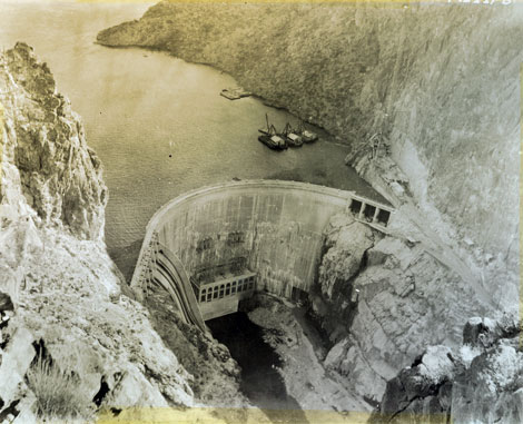 The second dam to be built by the Association was Horse Mesa Dam, located between Mormon Flat and Roosevelt dams. (SRP photograph)