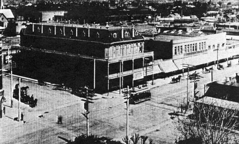 Phoenix, Arizona, from the corner of First Avenue and Washington Street, looking northeast, 1907. Reclamation ERA photo.