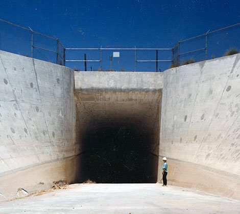 Agua Fria siphon outlet; water returns to the canal.