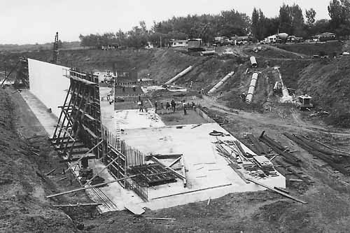 Primary louver construction at the Tracy Fish Collection Facility during April 1956