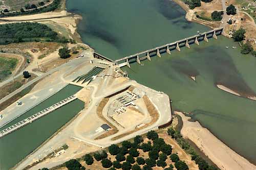 Aerial view of the Red Bluff Research Pumping Plant in Red Bluff, California, showing the Sacramento River and Red Bluff Diversion Dam.