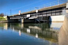 Delta Cross Channel Gates