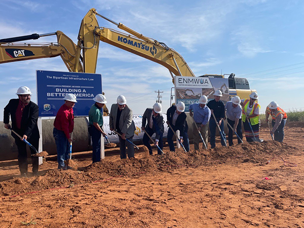 Deputy Commissioner Payne, Senators Heinrich and Lujan, along with the Eastern New Mexico Utility Authority breaking ground on the next phase of the Eastern New Mexico Rural Water System.