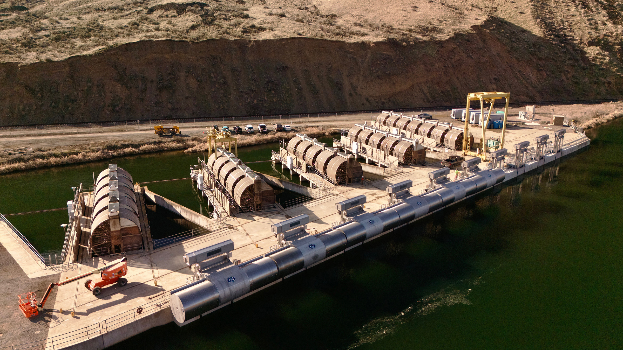 Roza Diversion Dam fish screens