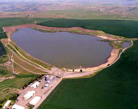 Reservoir A Dam