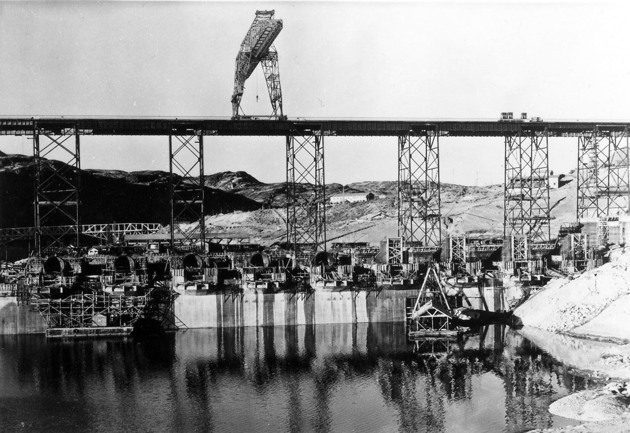 Photo taken November 21, 1938. The high crane trestle at elevation 1180 at Grand Coulee Dam.