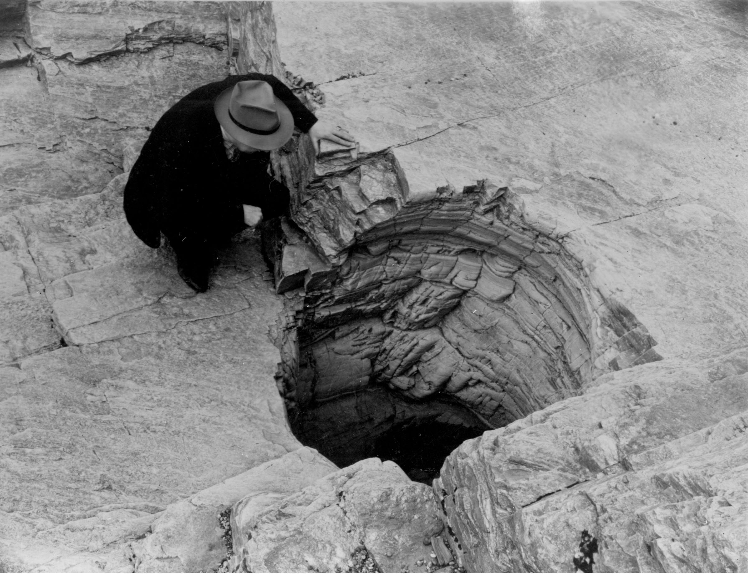Photo taken Circa 1933. One of the Kettles at Kettle Falls.