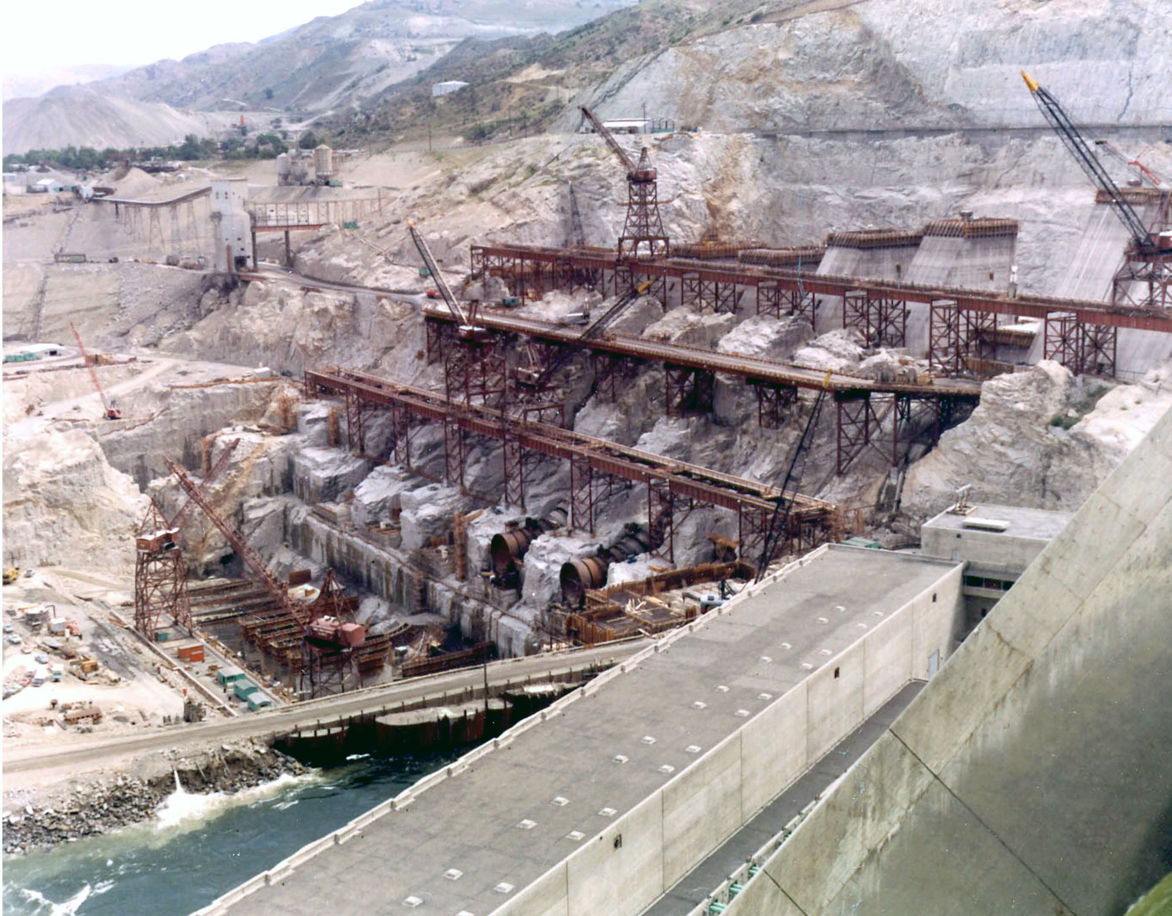 June 10, 1971. Nathaniel Washington Power Plant construction at Grand Coulee Dam