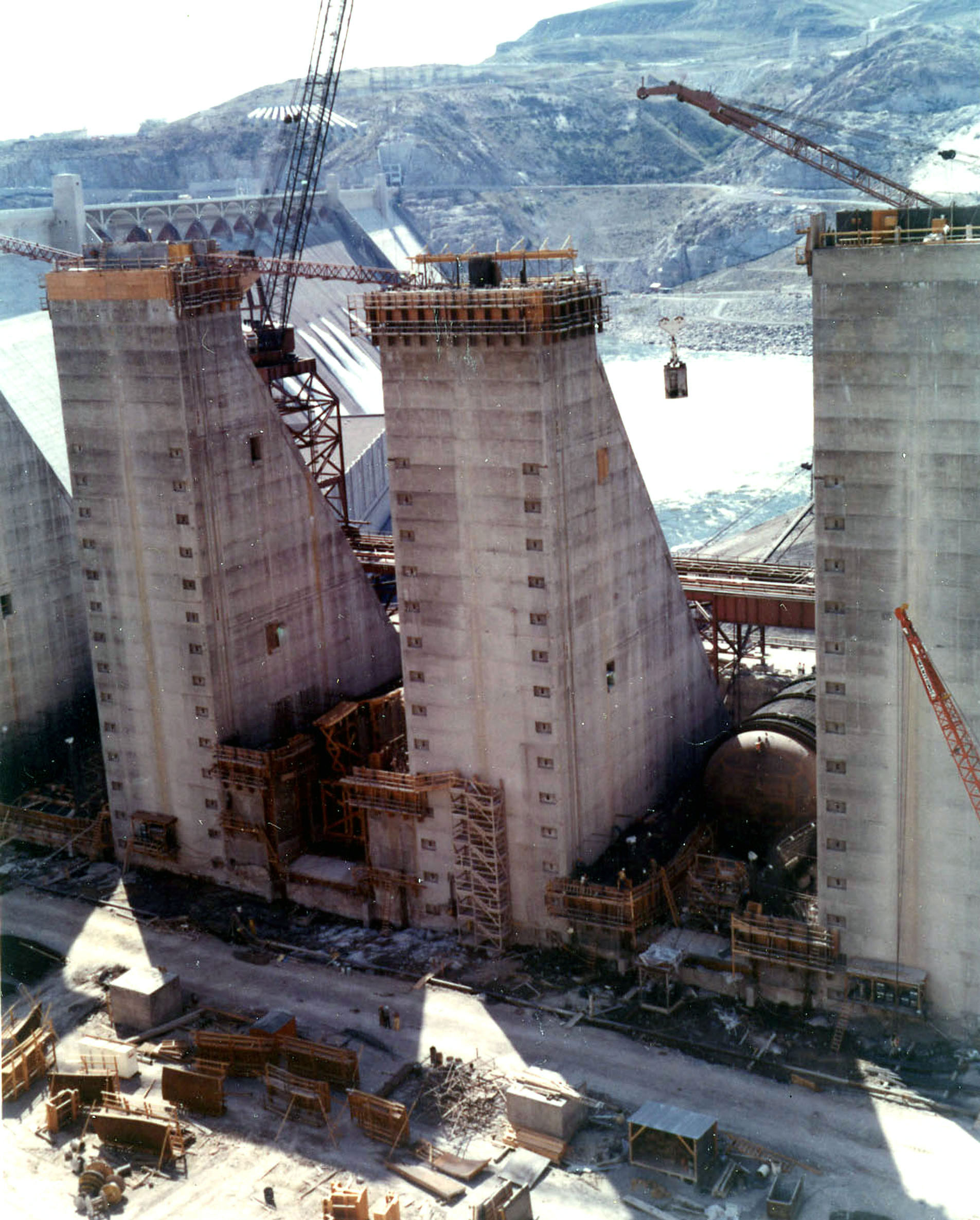 May 5, 1972. Nathaniel Washington Power Plant construction at Grand Coulee Dam