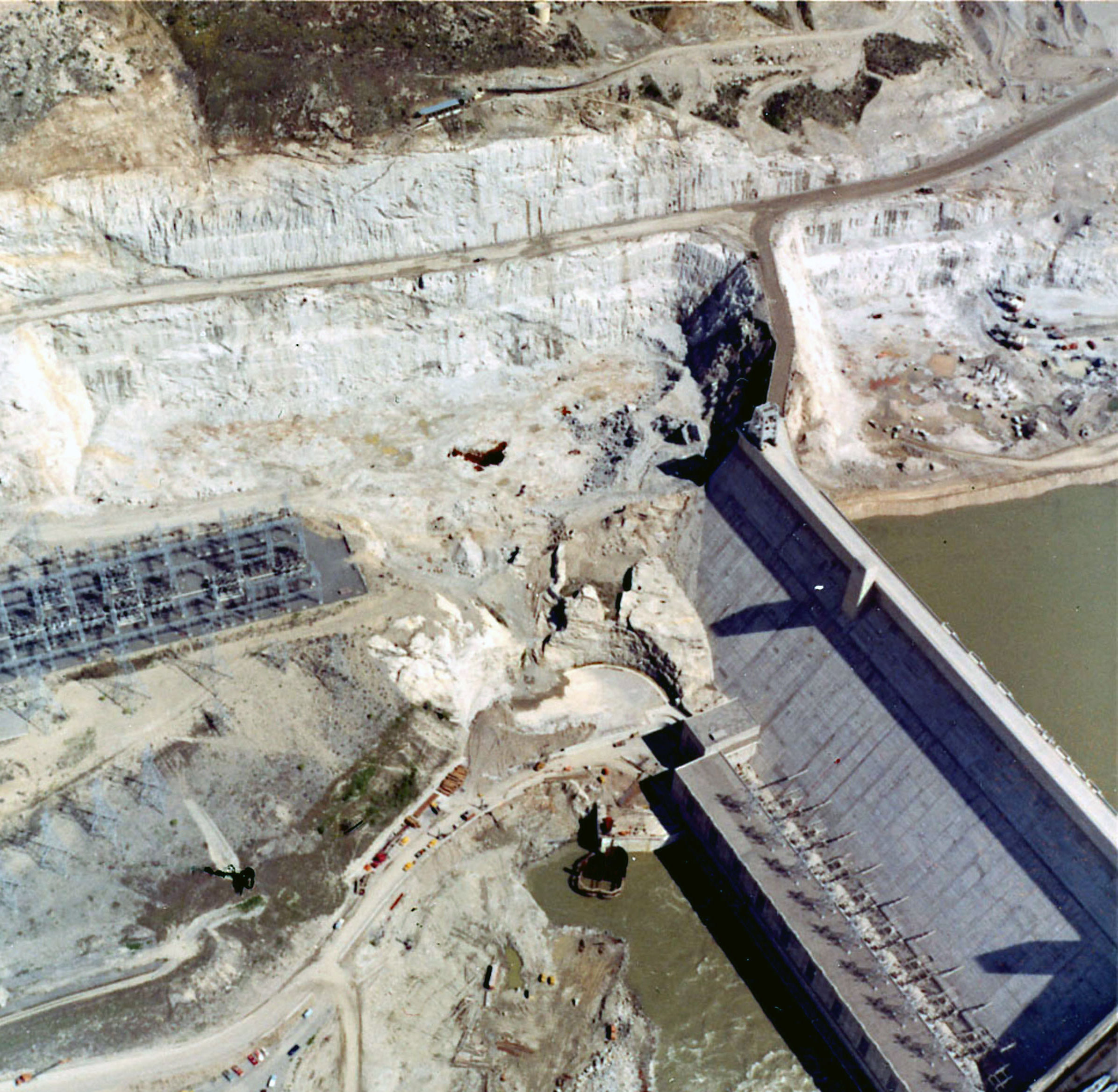 May 4, 1969. 260 feet of Grand Coulee Dam was removed for the Nathaniel Washington Power Plant.
