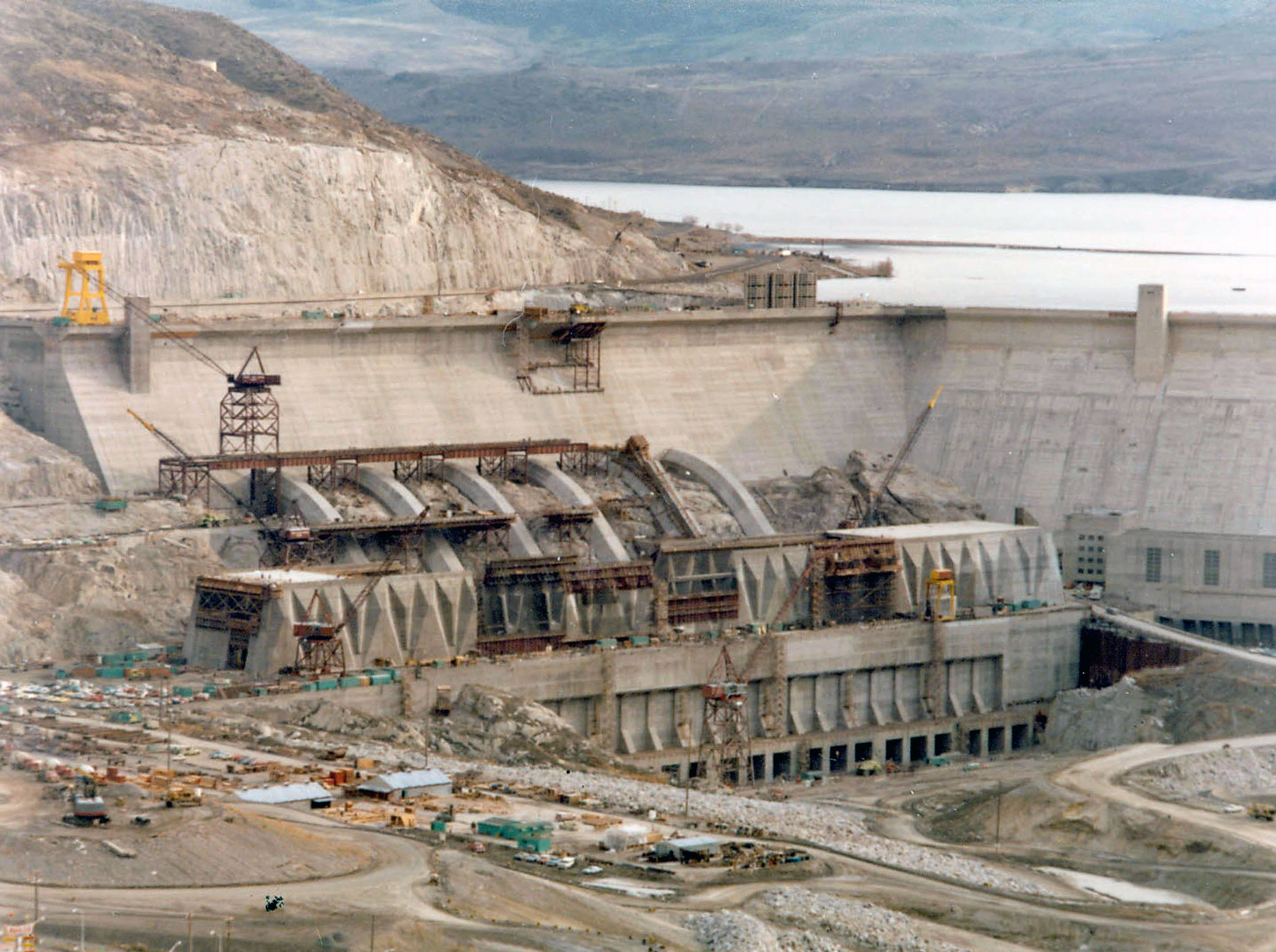 November 19, 1973. Nathaniel Washington Power Plant construction at Grand Coulee Dam.