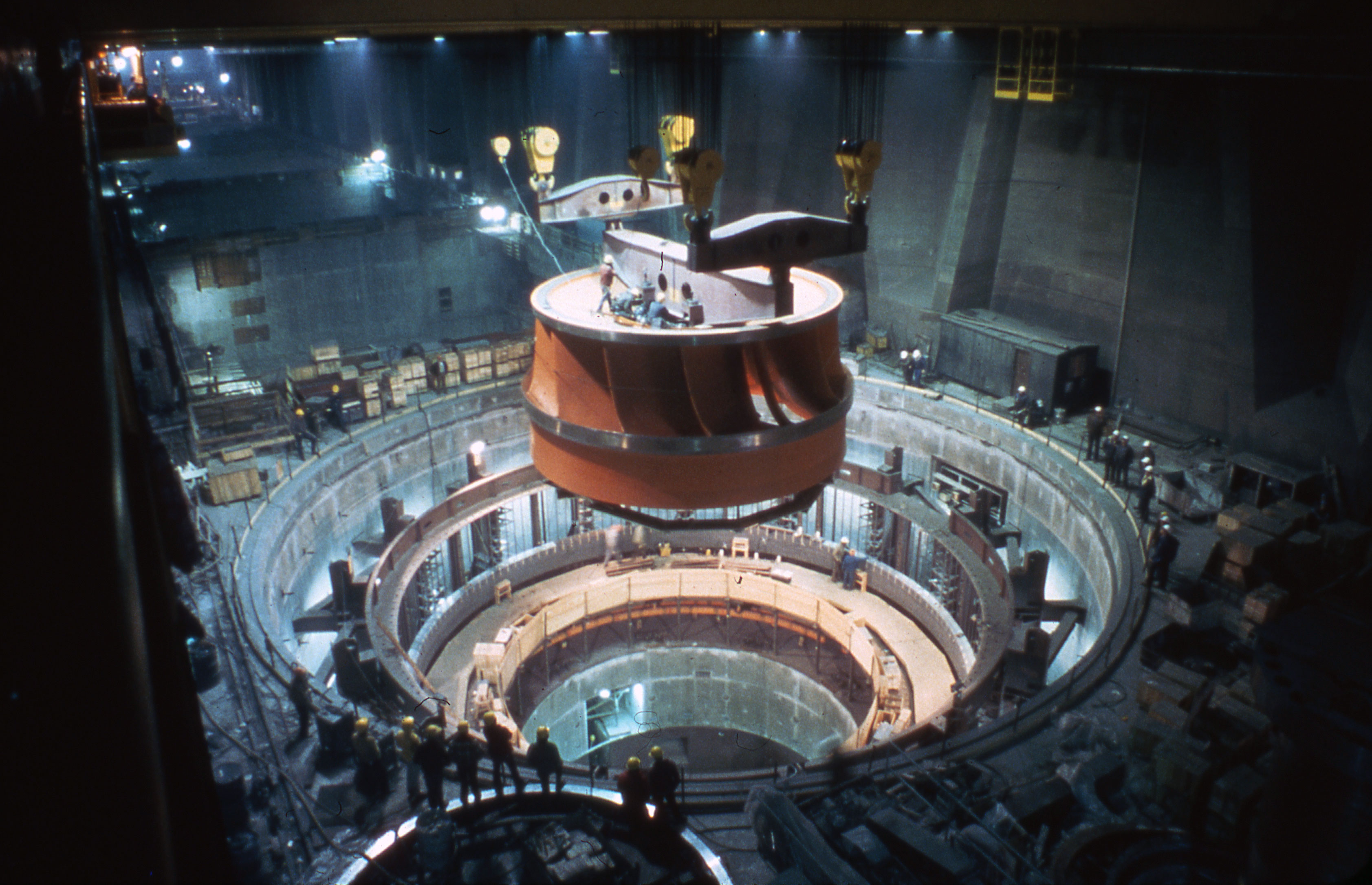 December 1974: Installing turbine blades at Grand Coulee Dam's Third Power Plant 