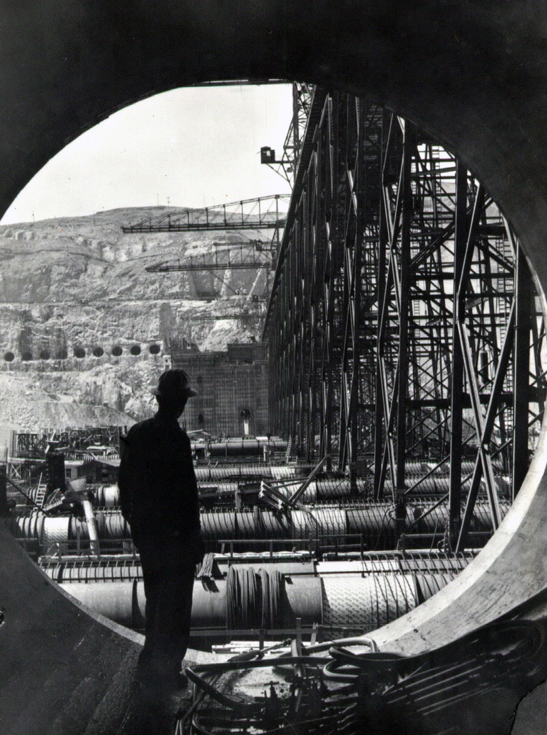 A massive pumping station was built to lift water 280 feet up into Banks Lake