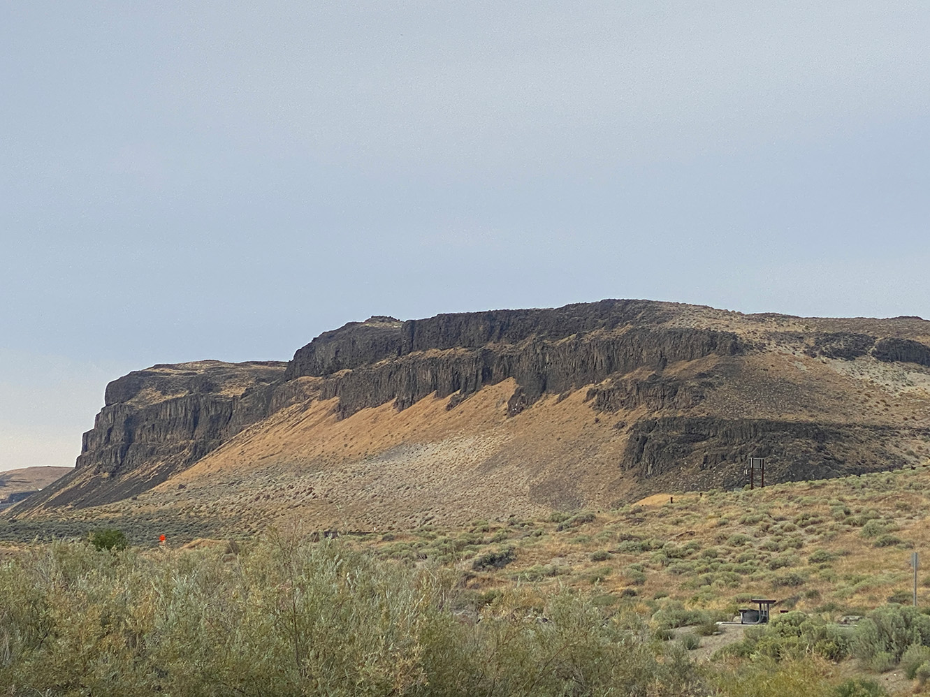 Wanapum Lake Bluffs