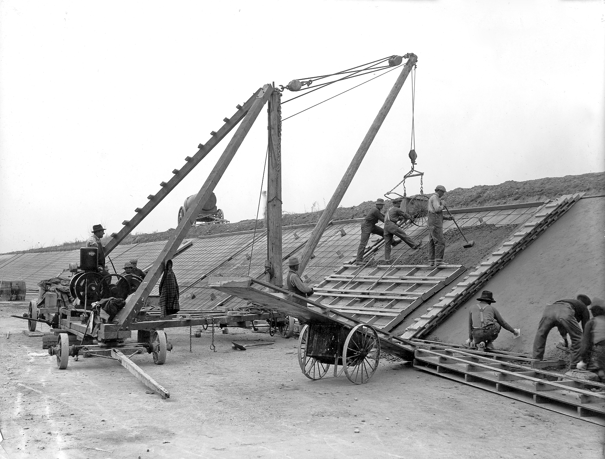 Re-lining and Repairing Boise Main Canal (New York Canal) after break in 1917. Nov 24, 1917