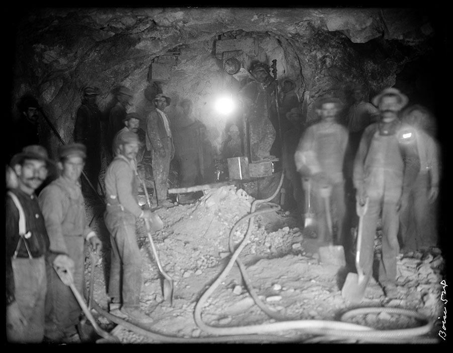 Diversion tunnel, interior view.