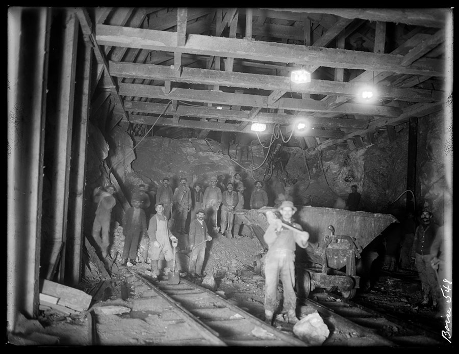 Diversion tunnel, interior view.