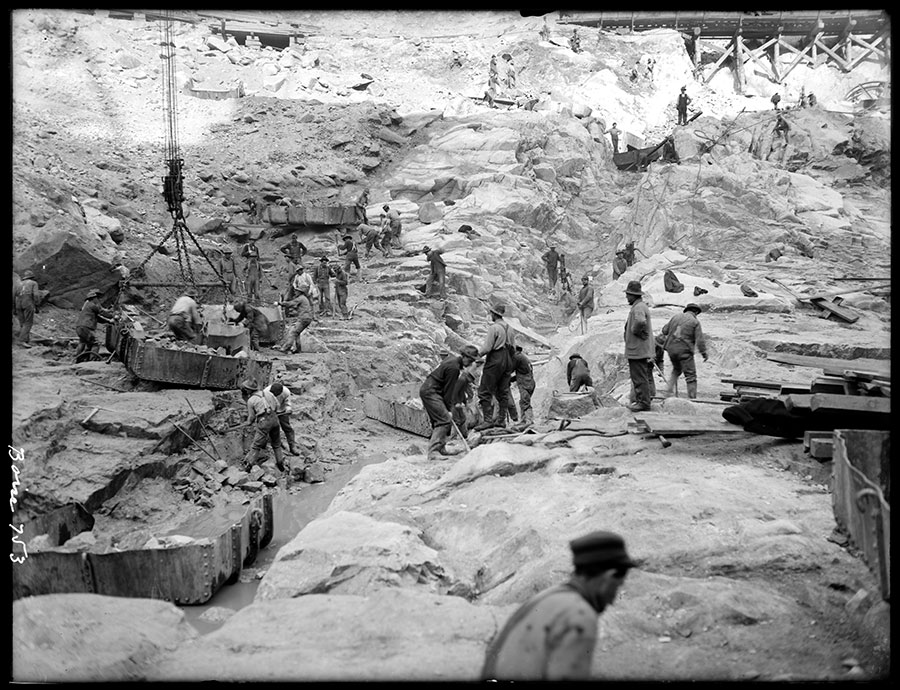 Arrowrock Dam. Bed rock along upper keyway, looking south.