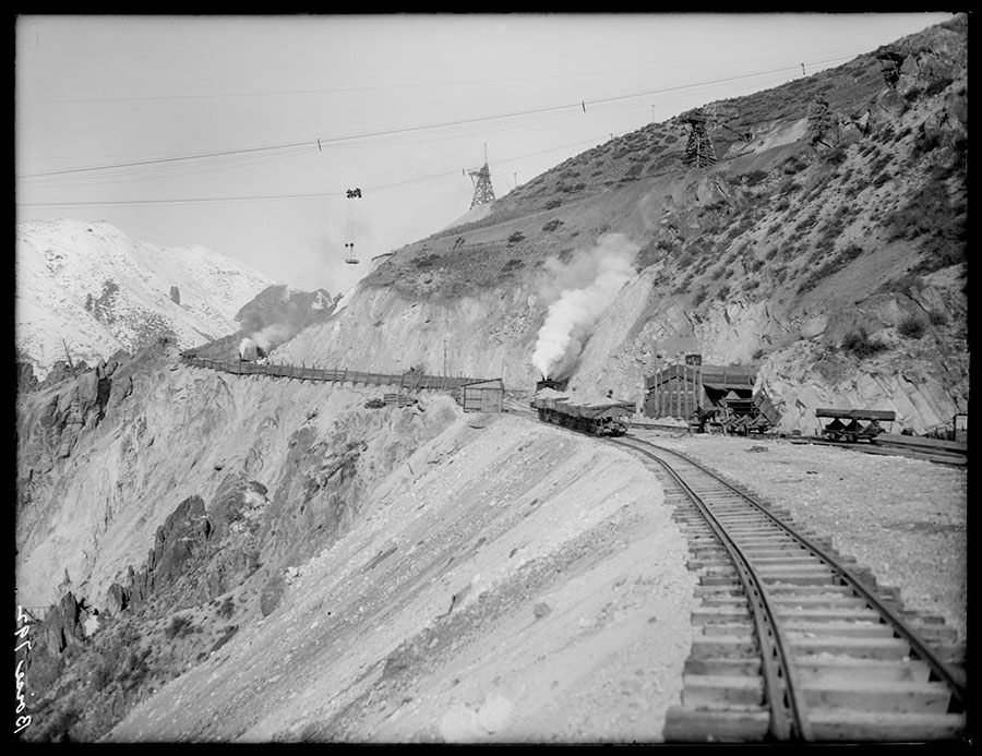 Arrowrock dam. Excavation on north side of spillway. Steam shovel work.