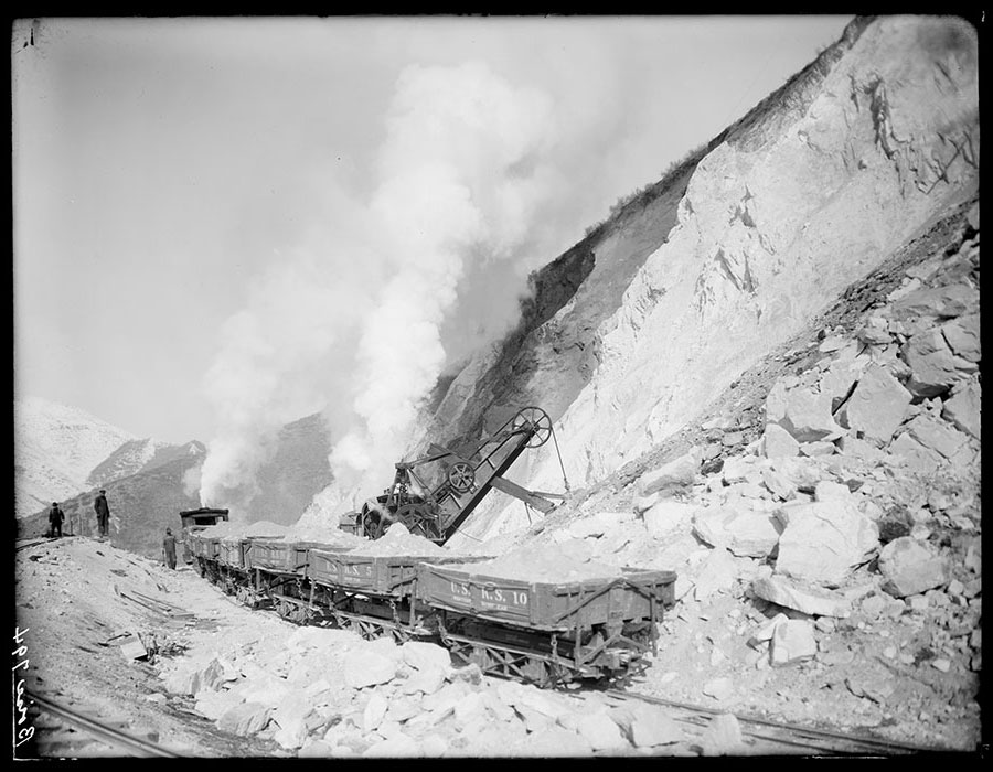 Arrowrock dam. Excavation on north side of spillway. Steam shovel work.