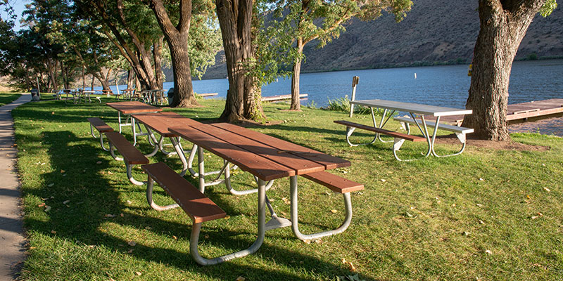 Group Picnic tables at Black Canyon Parks