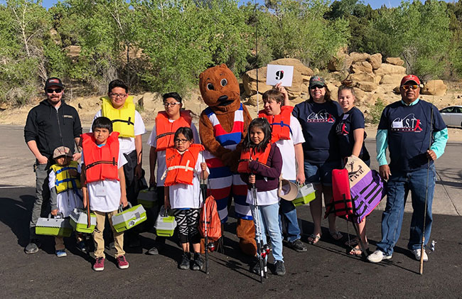 Navajo Lake C.A.S.T. for Kids group with Otto the Otter